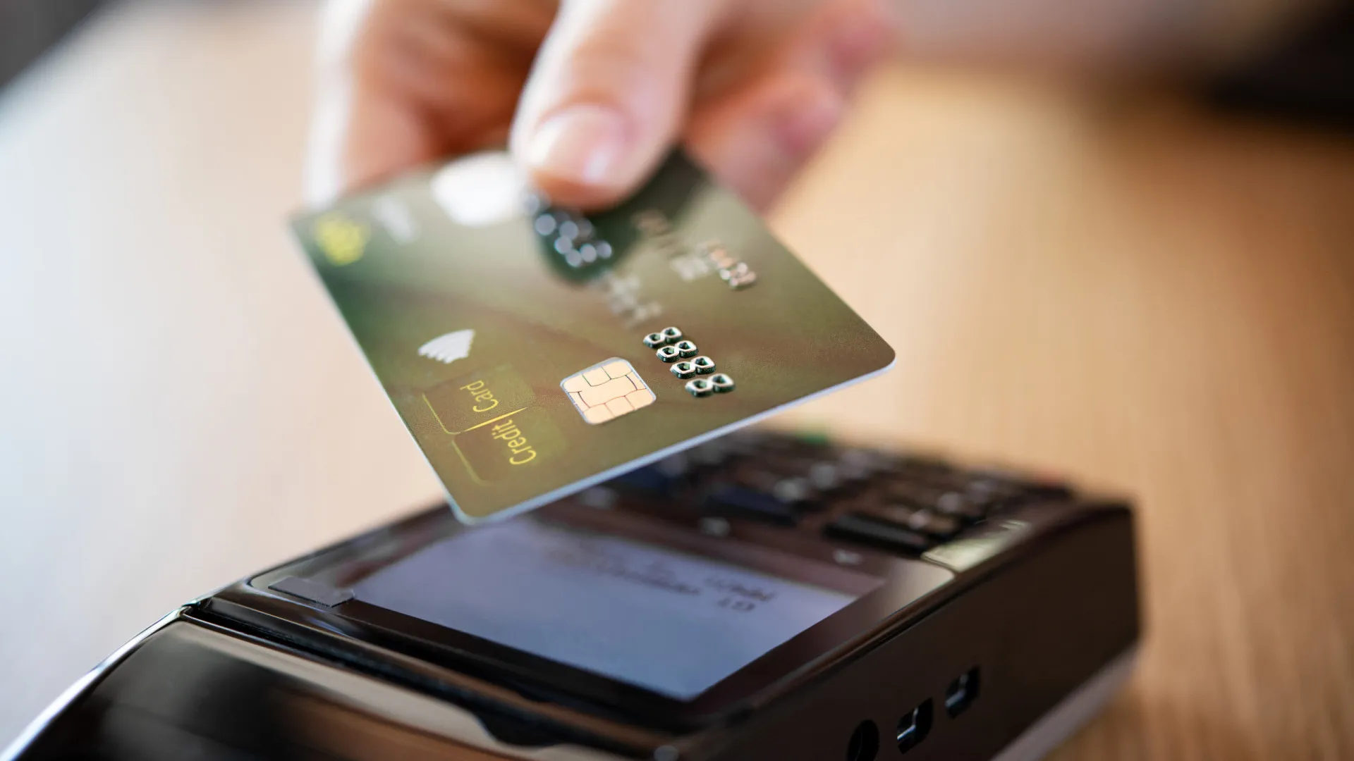Visa: Pagamentos por aproximação já chegam a 67% das transações com cartões no Brasil