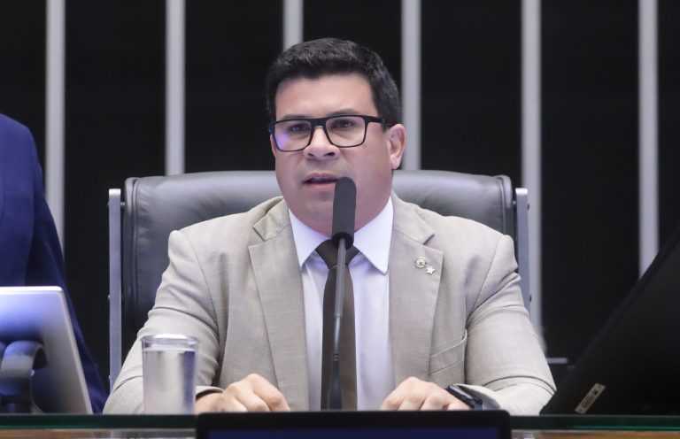 Discussão e Votação de Propostas Legislativas. Dep. Carlos Veras (PT - SP)