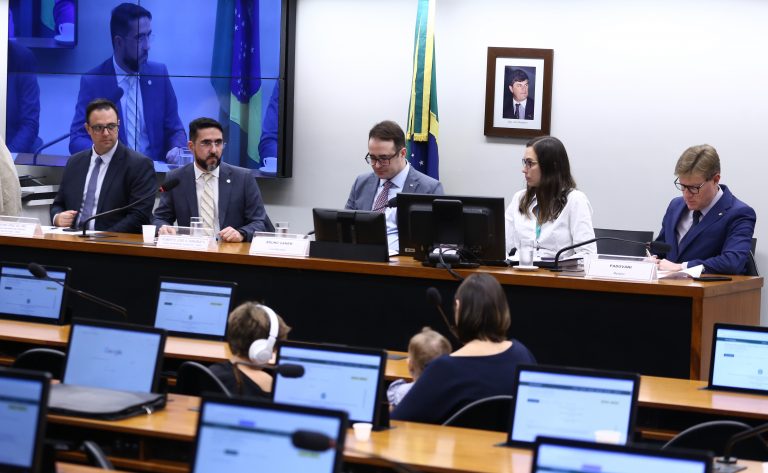 Audiência Pública - Suspensão dos voos da Voepass.