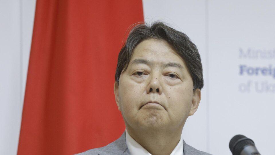Japão denuncia porta-aviões da China perto de Iwo Jima