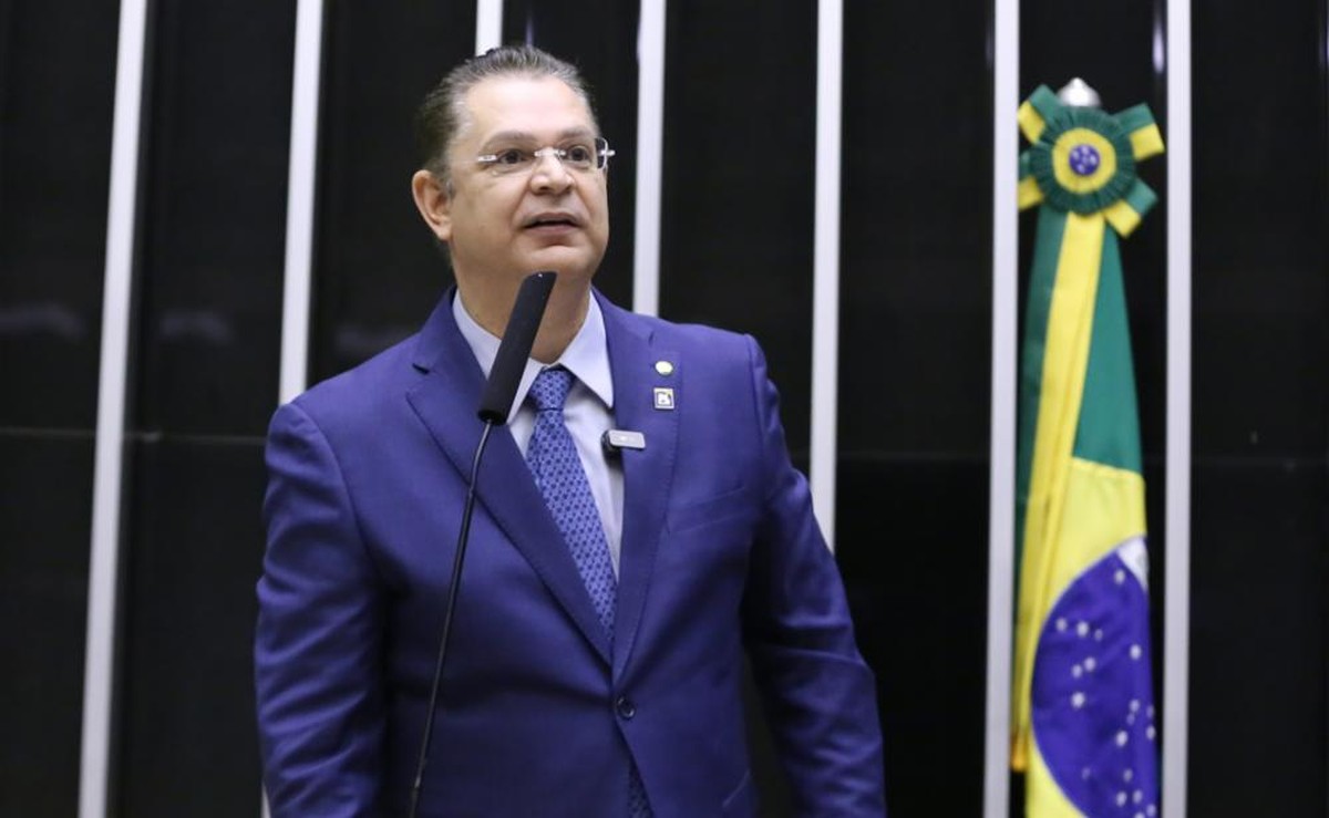 Líder do PL busca apoio para tentar reverter cassação de Carla Zambelli | Política