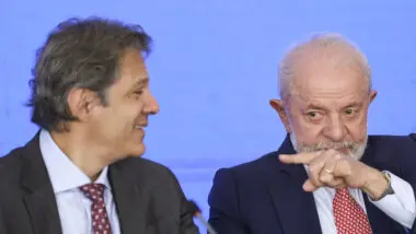 Lula promete gás grátis e crédito para reforma