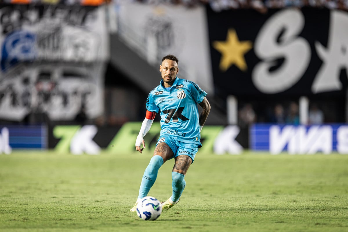 Presidente do Santos confirma procura do Fluminense por Neymar, mas confia em renovação