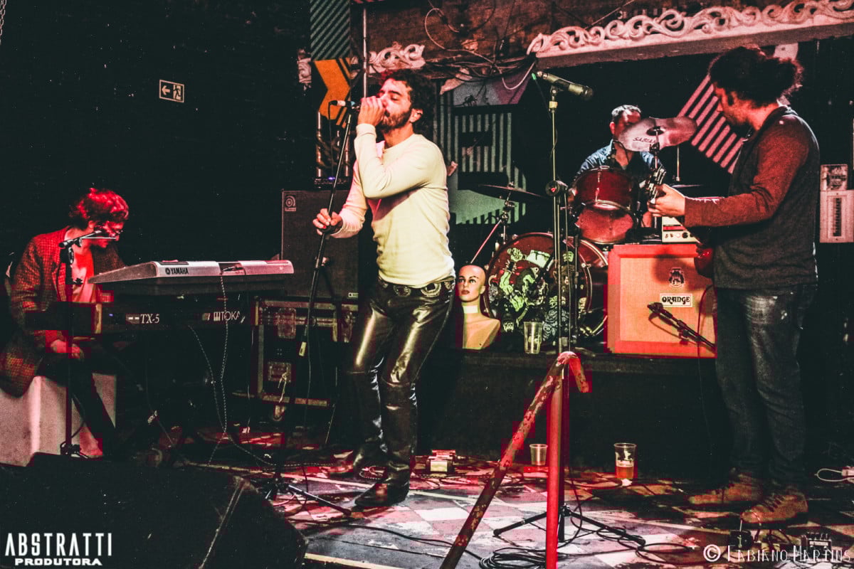 Dani Morrison celebra três décadas como intérprete de Jim Morrison com show tributo no Grezz
