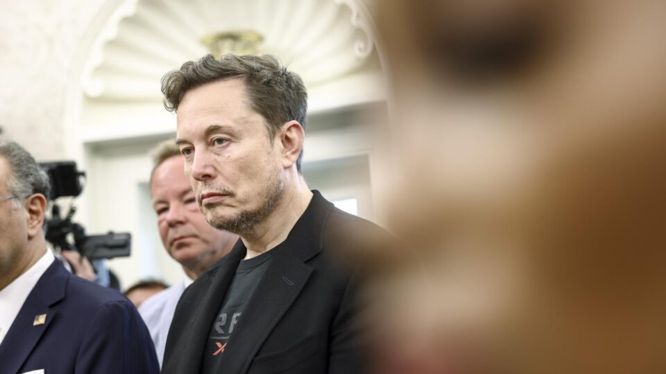Musk volta a defender criação de novo partido político