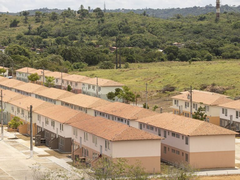 Habitação - Casas - Minha casa minha vida - conjunto habitacional - moradia popular - Santo Amaro da Purificação (BA), 14/02/2023 - Vista do complexo de apartamentos que presidente Luiz Inacio Lula da Silva entregará na retomada do Minha Casa, Minha Vida, em Santo Amaro (BA). Presidente também irá anunciar a retomada das obras de