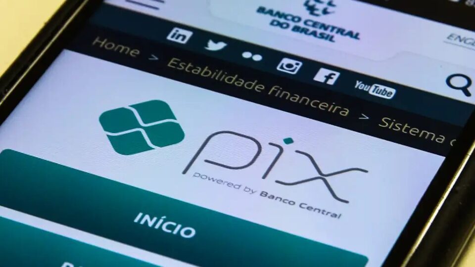 Ataque hacker atinge empresa que conecta bancos ao Pix