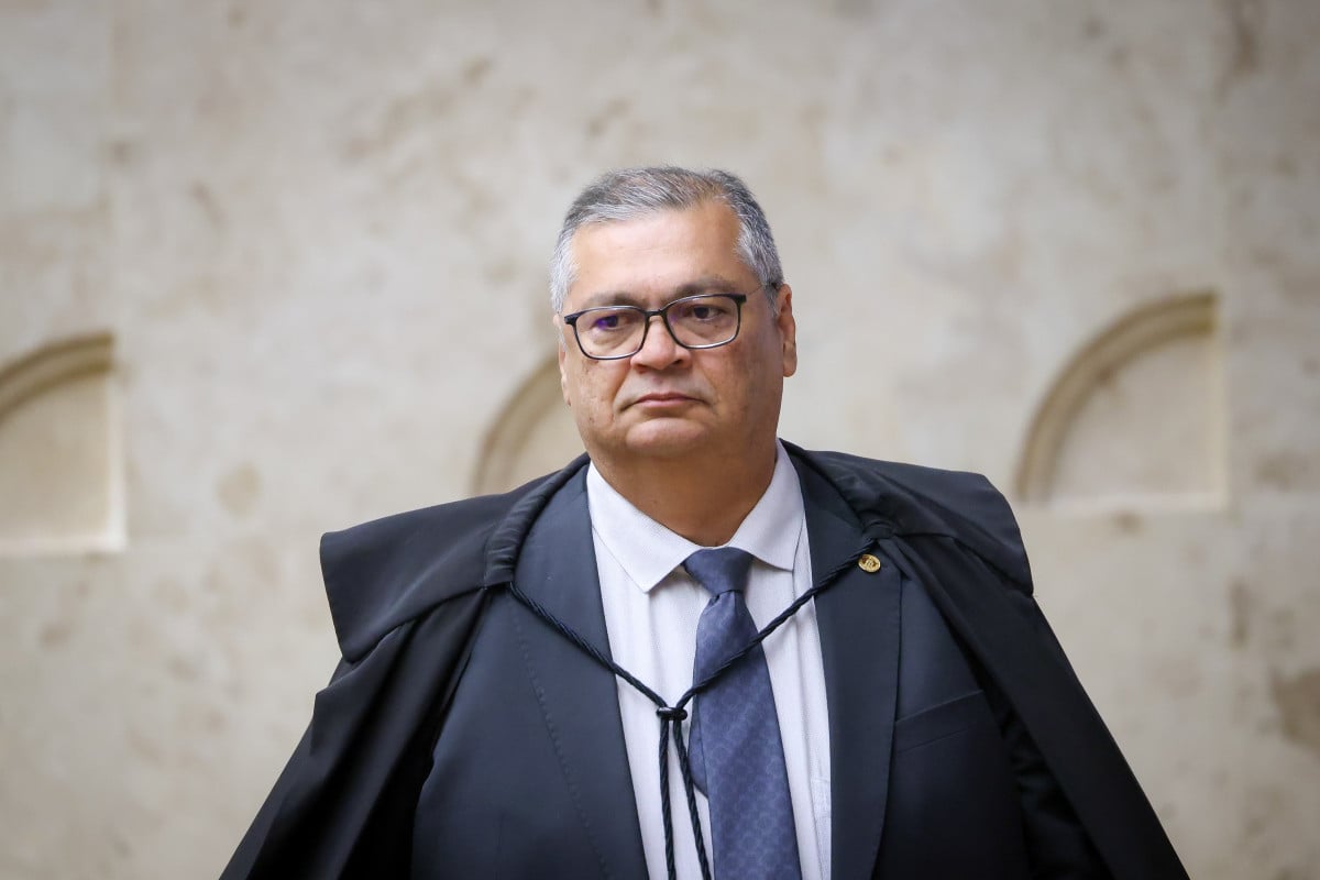 Dino manda PF investigar repasses de R$ 694 milhões por emendas Pix