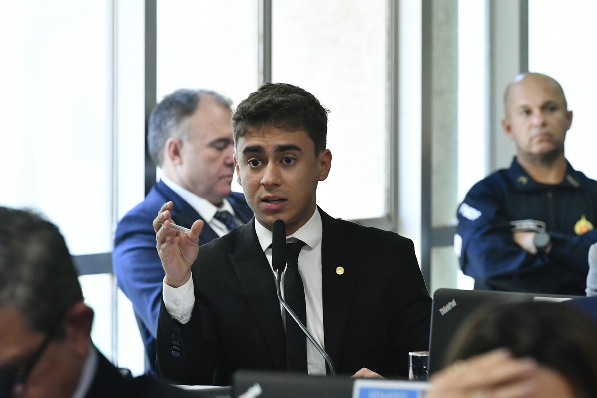 Nikolas Ferreira diz que não 'vai colar' tentativa de ligar seu vídeo sobre o Pix à operação contra PCC | Política