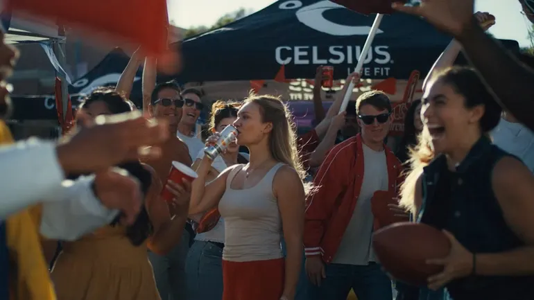 Como Celsius está construindo o sucesso da campanha da marca com o futebol universitário