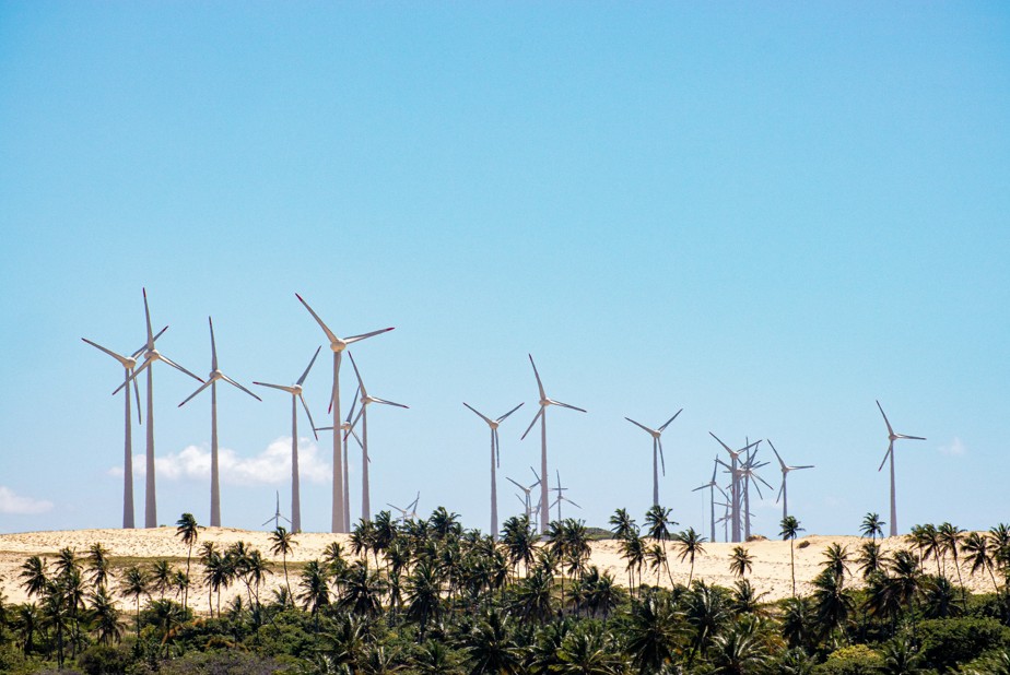 Demanda por engenheiros para energia renovável deve dobrar até 2030, diz Kearney