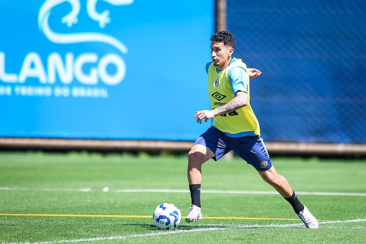 Grêmio enfrenta o Santos na Vila Belmiro para confirmar boa fase