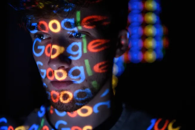 Mais da metade dos consumidores tem cuidado com a pesquisa movida à IA: Gartner