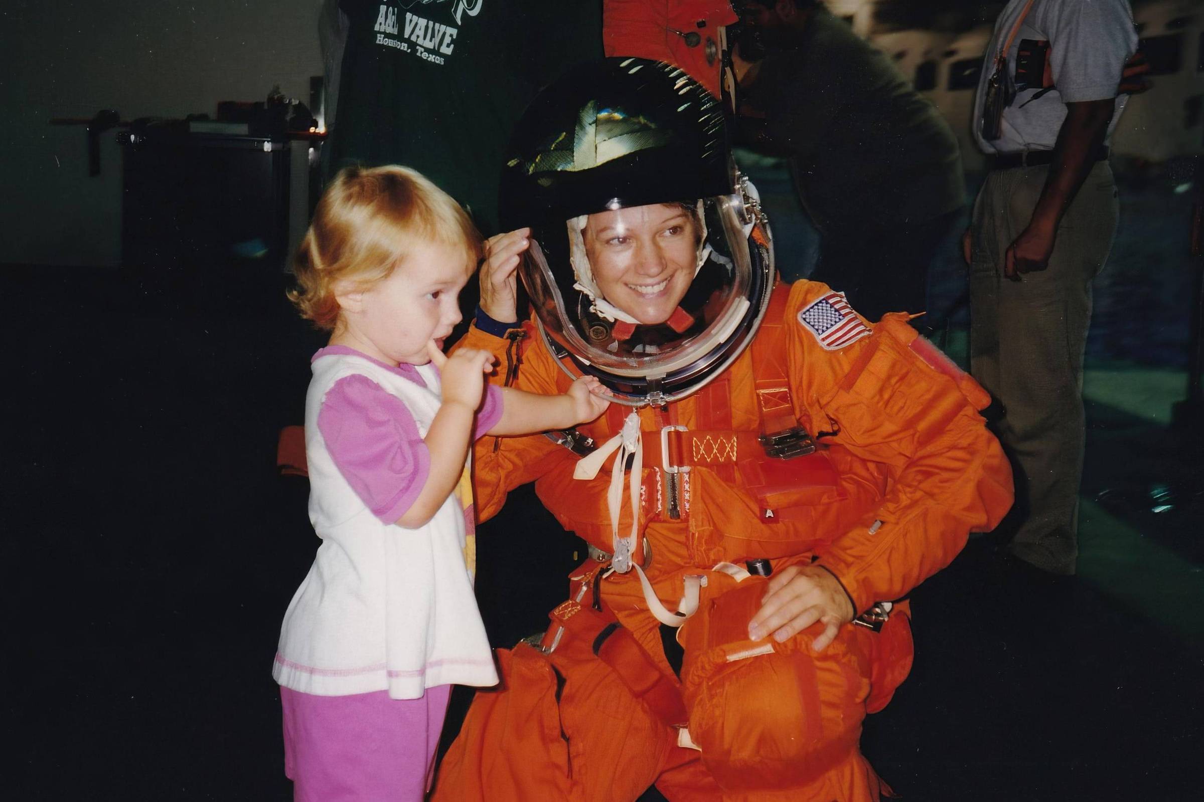 1ª mulher a pilotar ônibus espacial ganha documentário - 22/10/2025 - Ciência