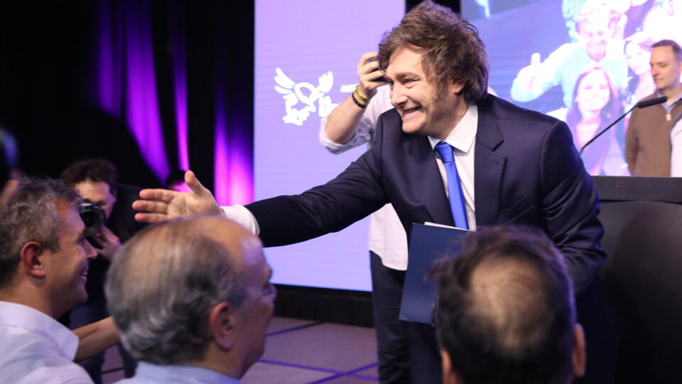 Ações e títulos argentinos sobem após vitória de Milei