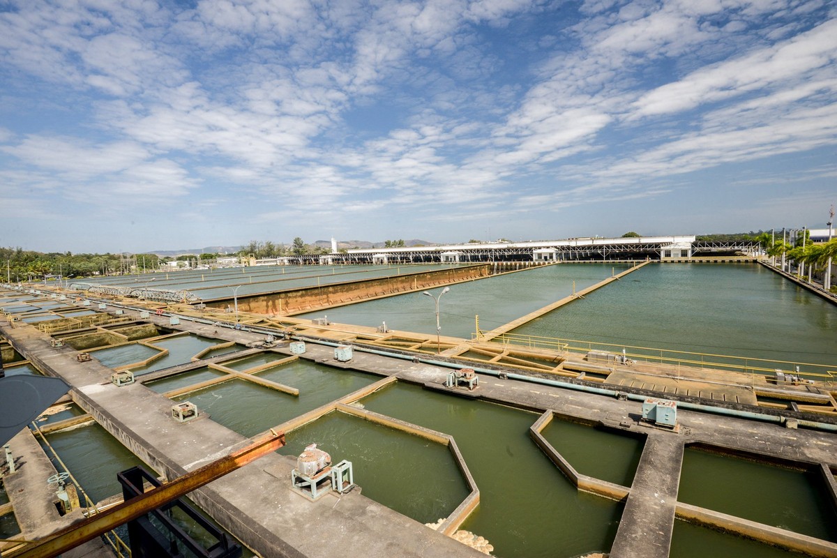 Governo do Rio avalia venda parcial de ações da Cedae | Empresas