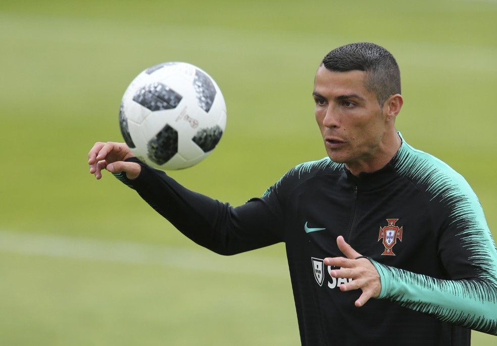 Cristiano Ronaldo — Foto: Armando Franca/AP