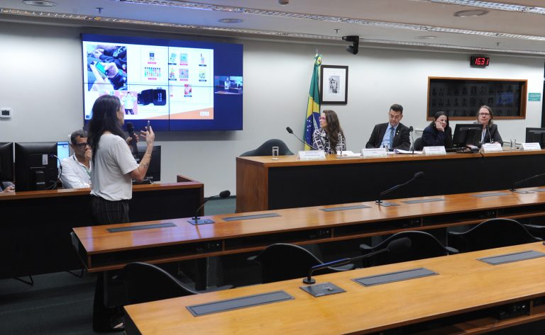 Audiência Pública sobre controle do uso de cigarros eletrônicos no Brasil