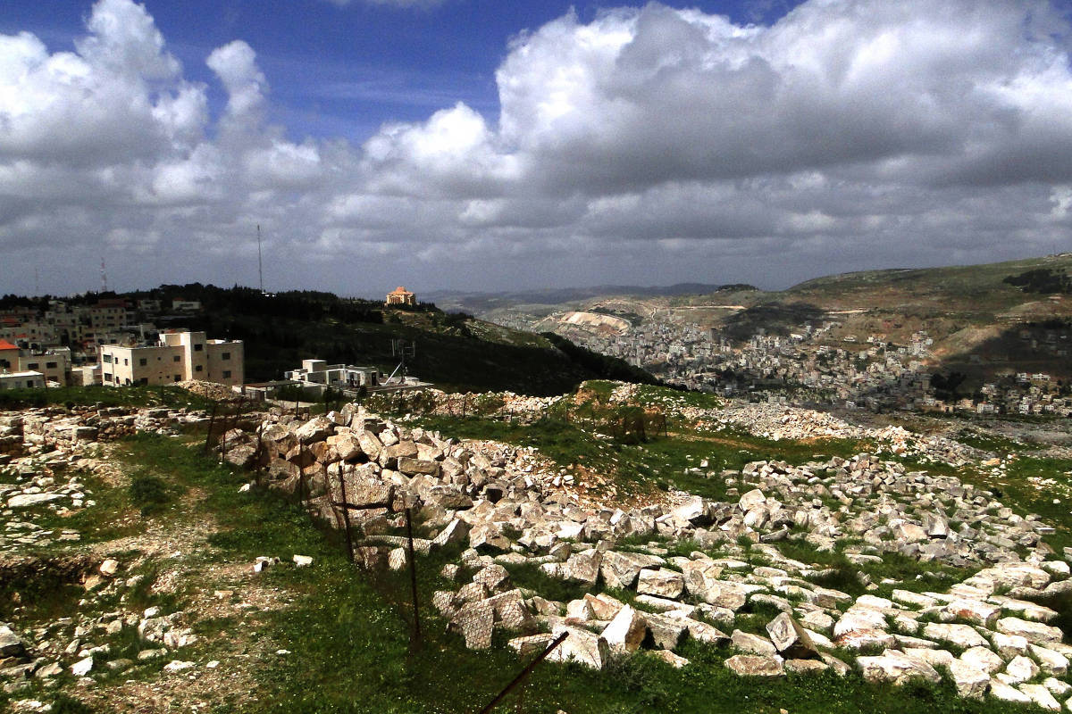 Crise social e novos impérios podem ter gestado monoteísmo - 05/11/2025 - Darwin e Deus