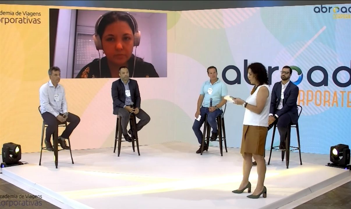 André Gurgel (Procurement Club), Sheila Camara (KPMG), Peterson Prado (Avipam), Nando Vasconcellos (Kontik), Patricia Thomas (Academia de Viagens) e Carlos Schwartzmann (Costa Brava) discutiram sobre modelo de fee das TMCs