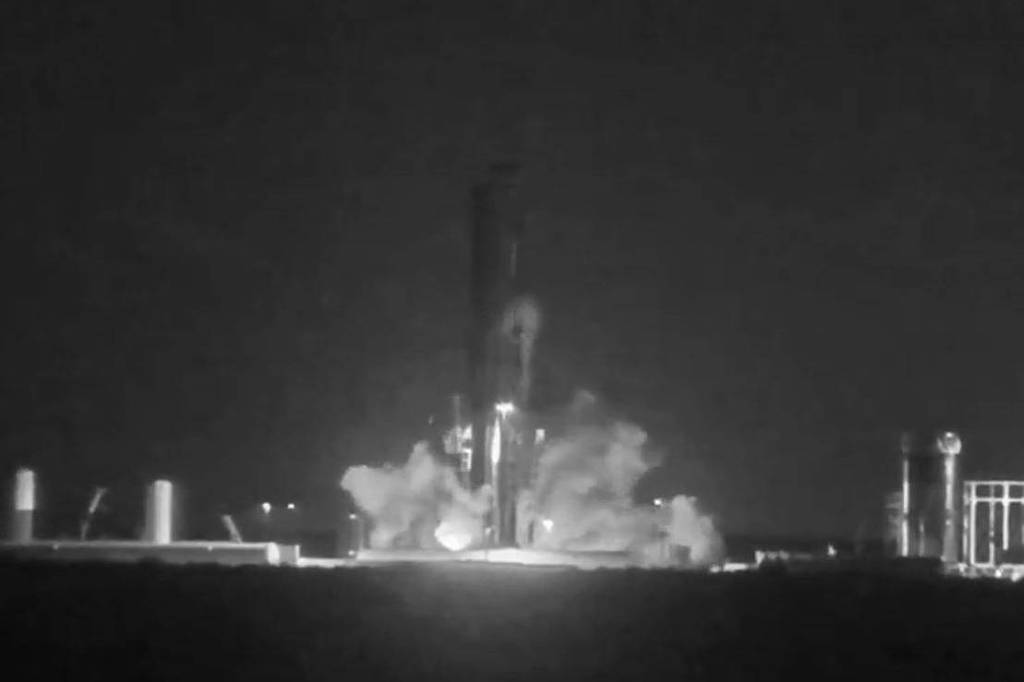 Propulsor do Starship sofre falha durante teste no Texas - 21/11/2025 - Ciência