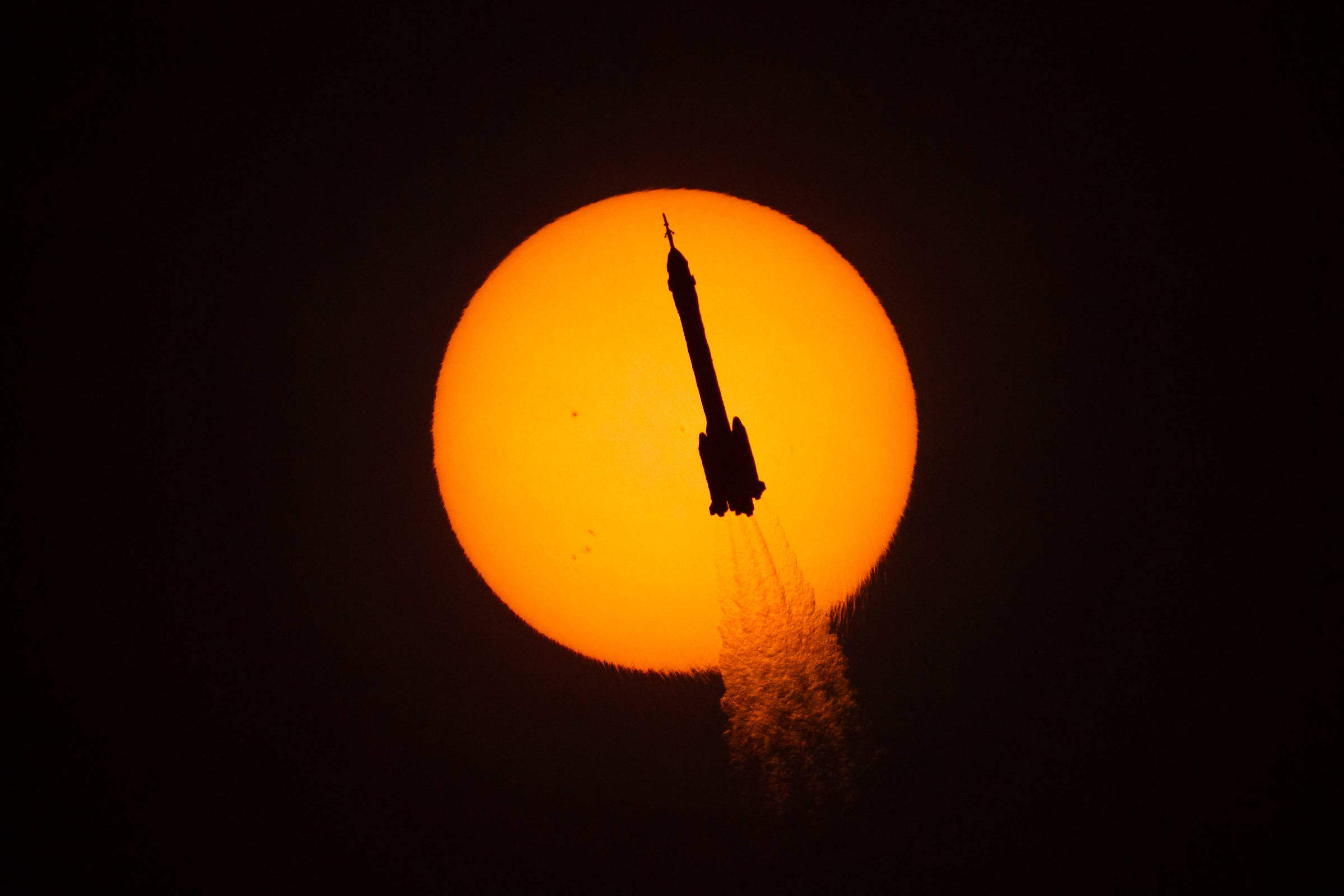 China faz missão de emergência à estação espacial Tiangong - 25/11/2025 - Ciência