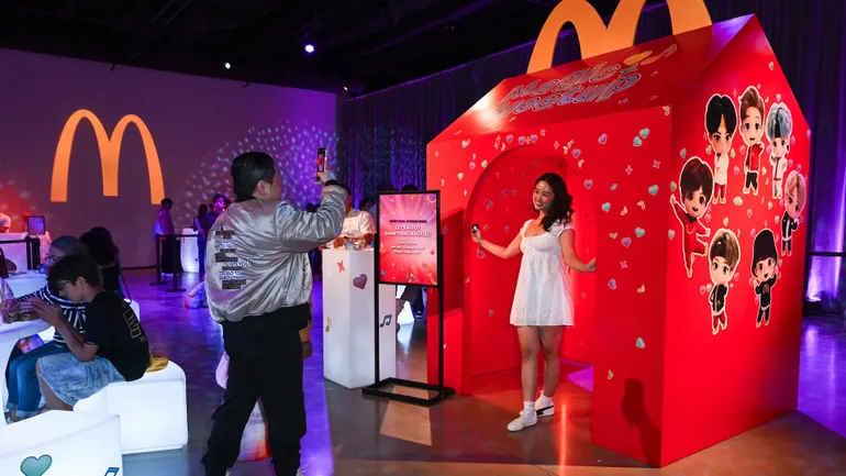 Como o McDonald's transformou o fandom de K-pop em uma peça cultural para o mercado de massa