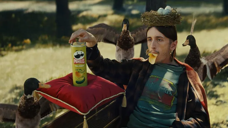 Pringles traz de volta o slogan 'Once You Pop' para atender aos gostos da Geração Z
