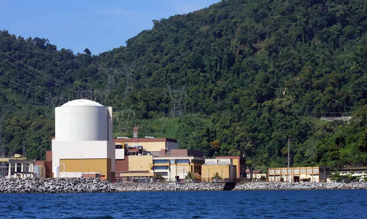 Governo federal autoriza nomeação de 150 servidores para área nuclear