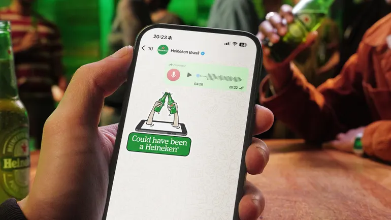 Heineken troca notas de voz por cerveja na última oferta para conexões IRL