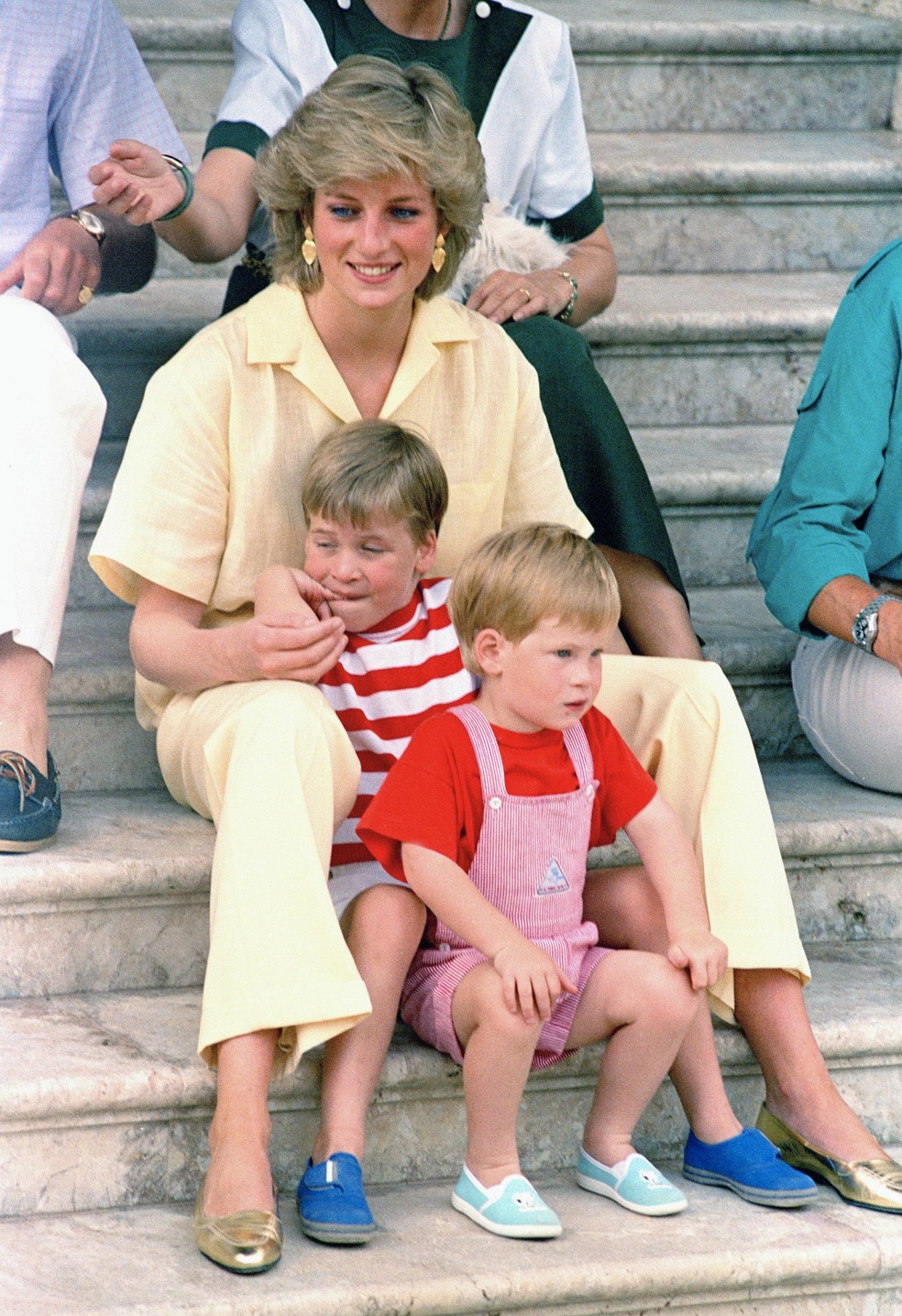 Princesa Diana e os filhos Harry e William  — Foto: John Redman/AP