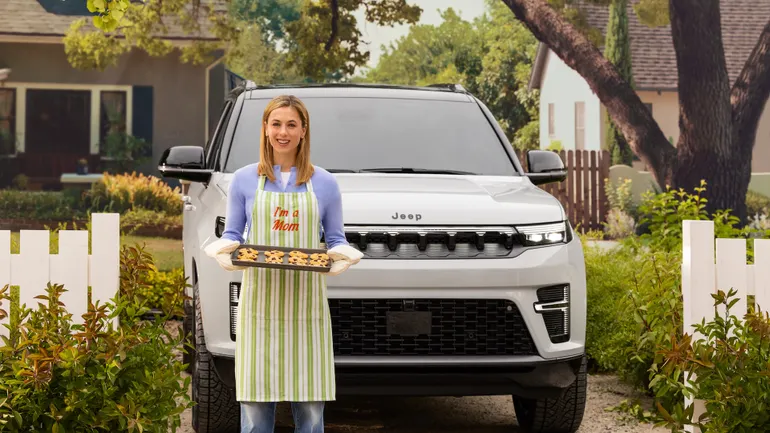 Trilha da campanha: Jeep apresenta Grand Wagoneer como o melhor carro para fazer sexo