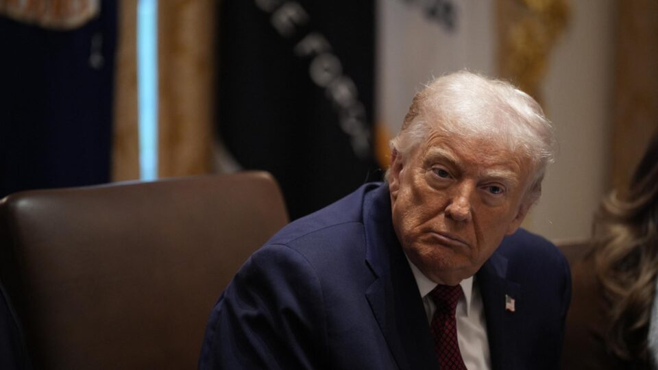 Trump volta a sugerir ação por terra na Venezuela