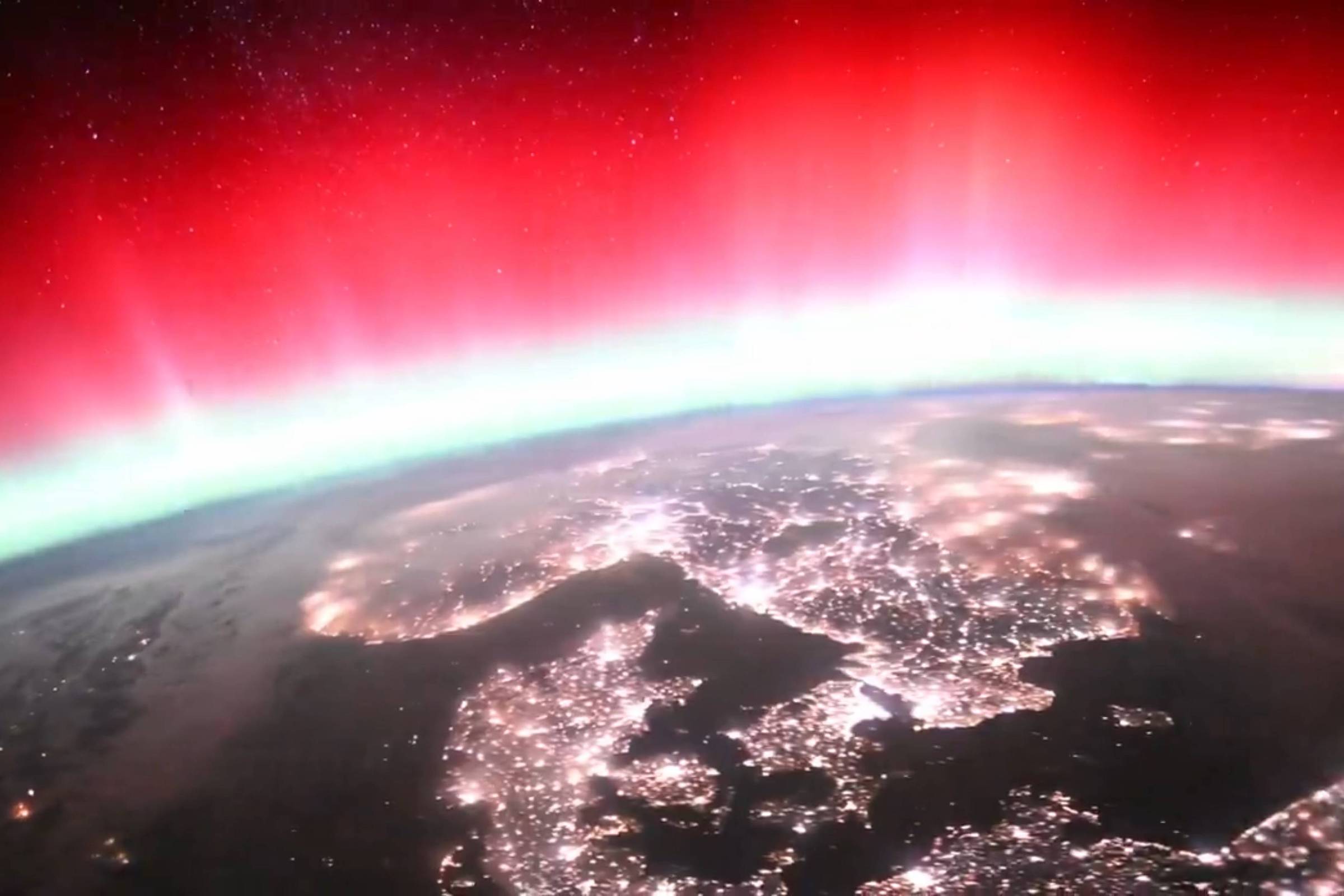 Aurora é captada por astronauta a bordo da ISS - 15/01/2026 - Ciência