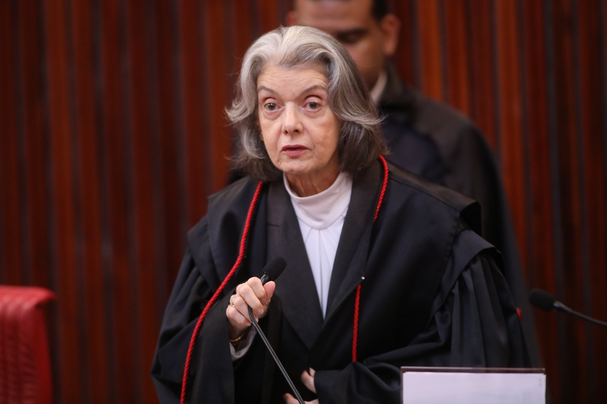 Agenda de política: Cármen Lúcia discute regras de conduta com juízes eleitorais | Política