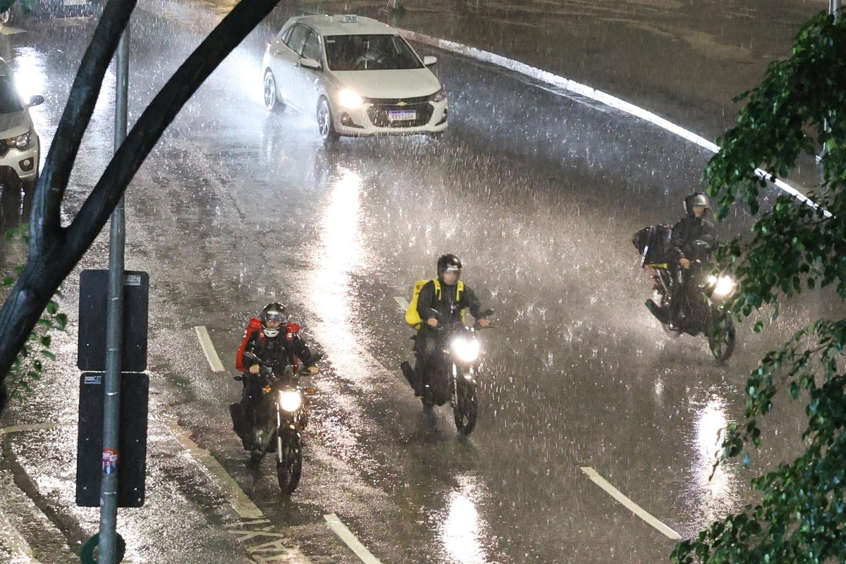 Fenômeno de verão e frente fria se juntam para provocar chuvas fortes no Sudeste e em outras áreas do Brasil | Agronegócios