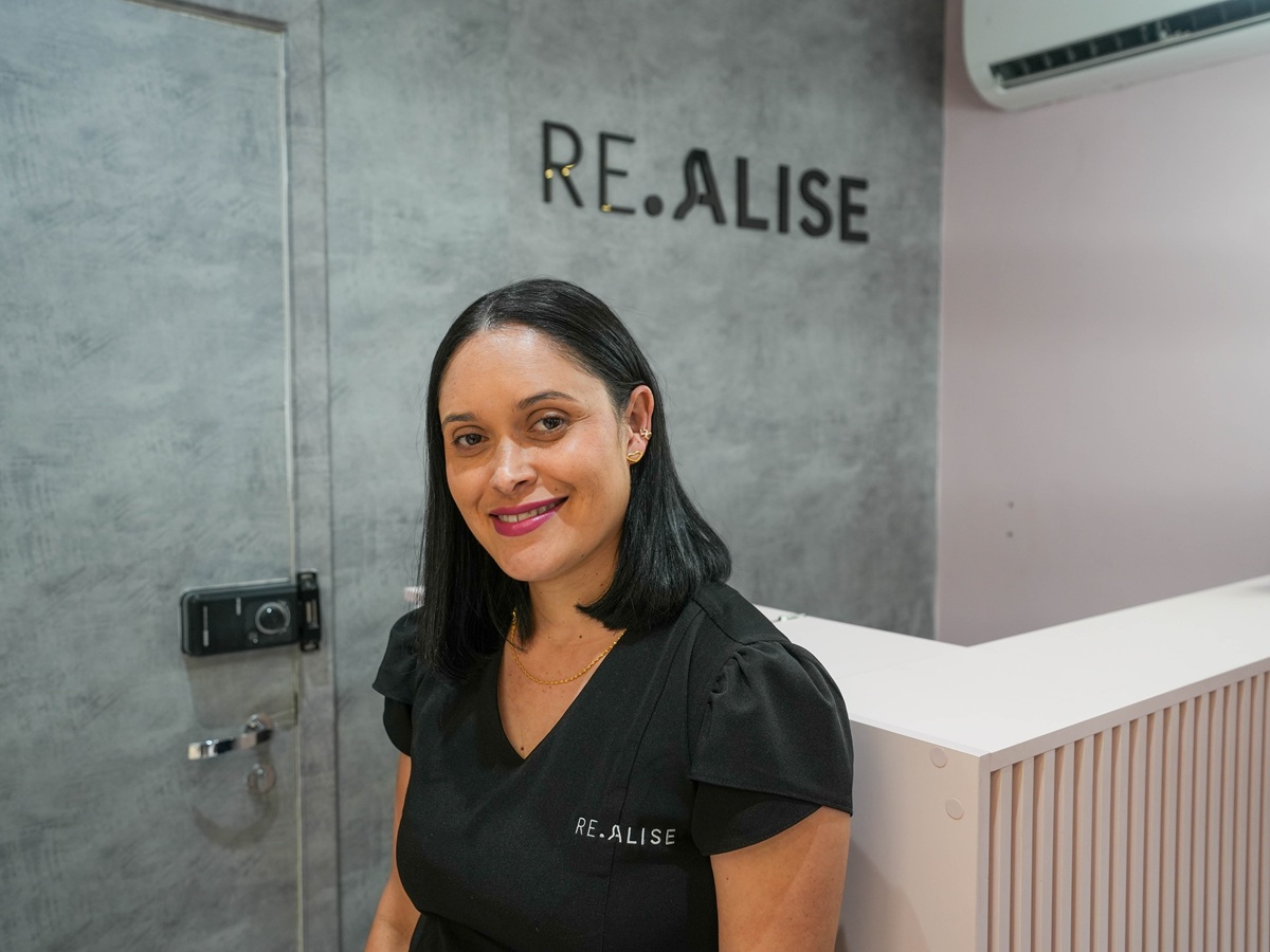 Débora Pereira, cabeleireira há mais de nove anos e integrante do Re.Alise