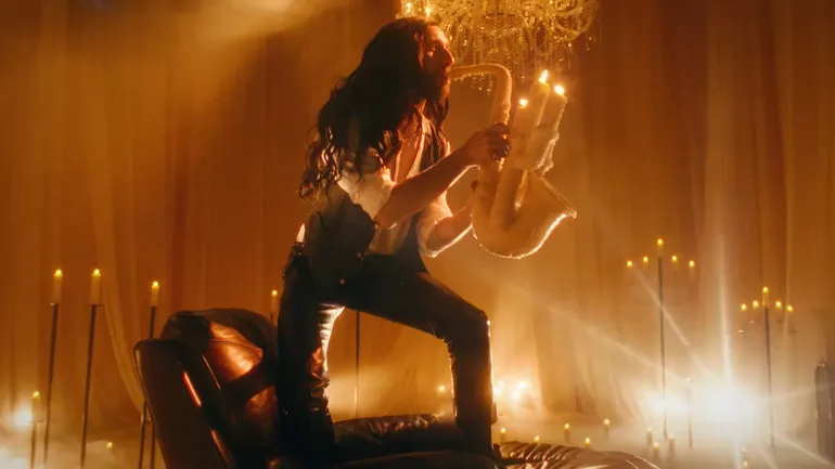 Bic reacende o slogan 'Flick Your Bic' para uma nova geração