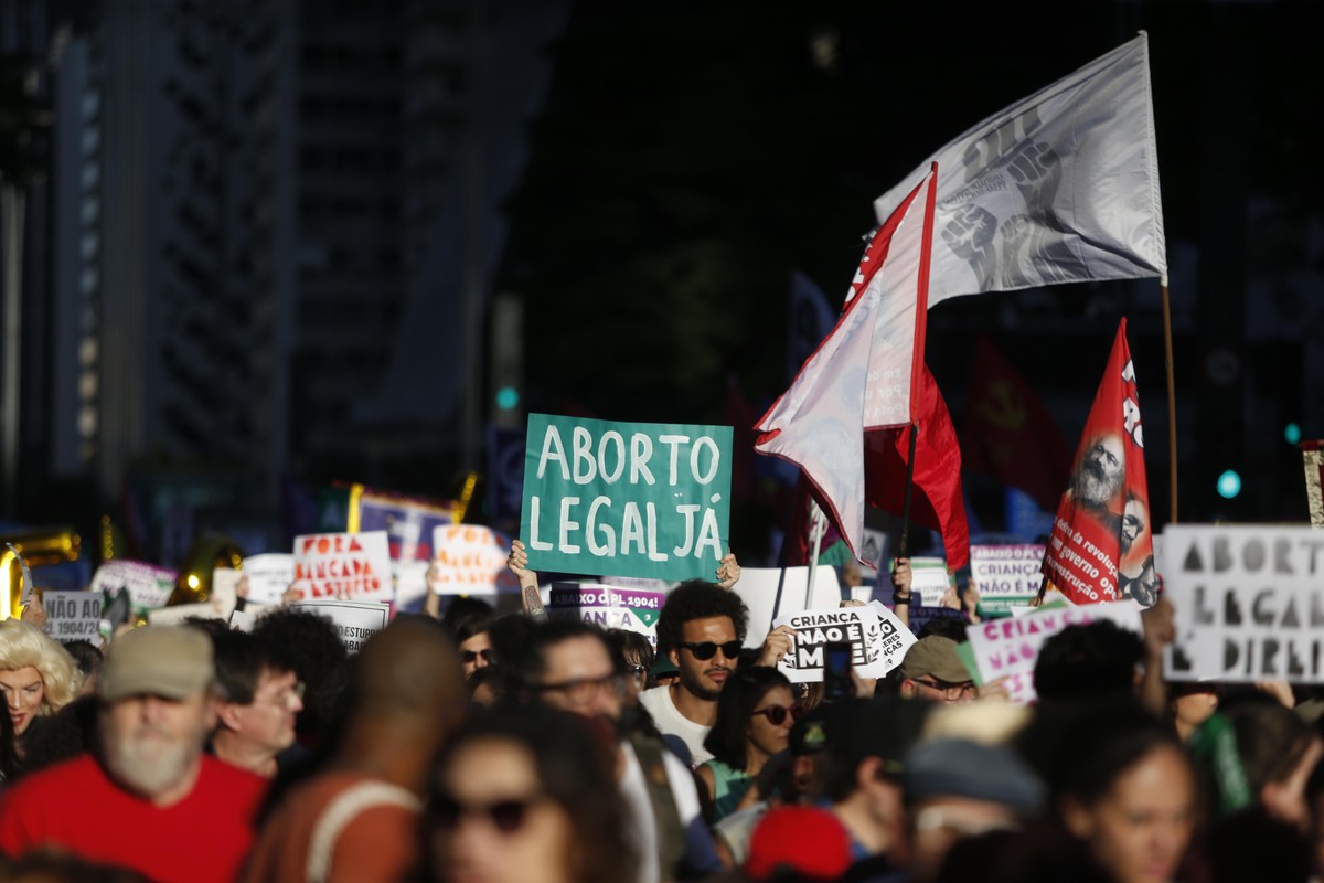 Brasil tem baixa chance de legalizar aborto, afirma The Economist | Política