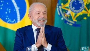 Governo envia projeto para fim da escala 6x1 com urgência