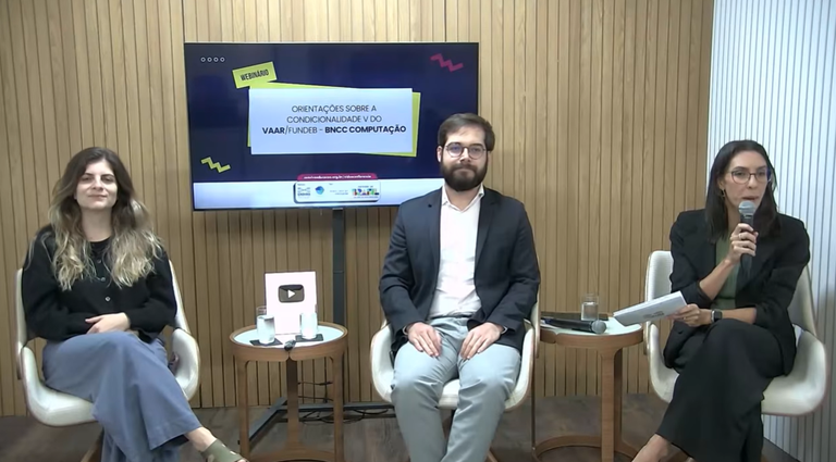 MEC debate implementação da BNCC Computação