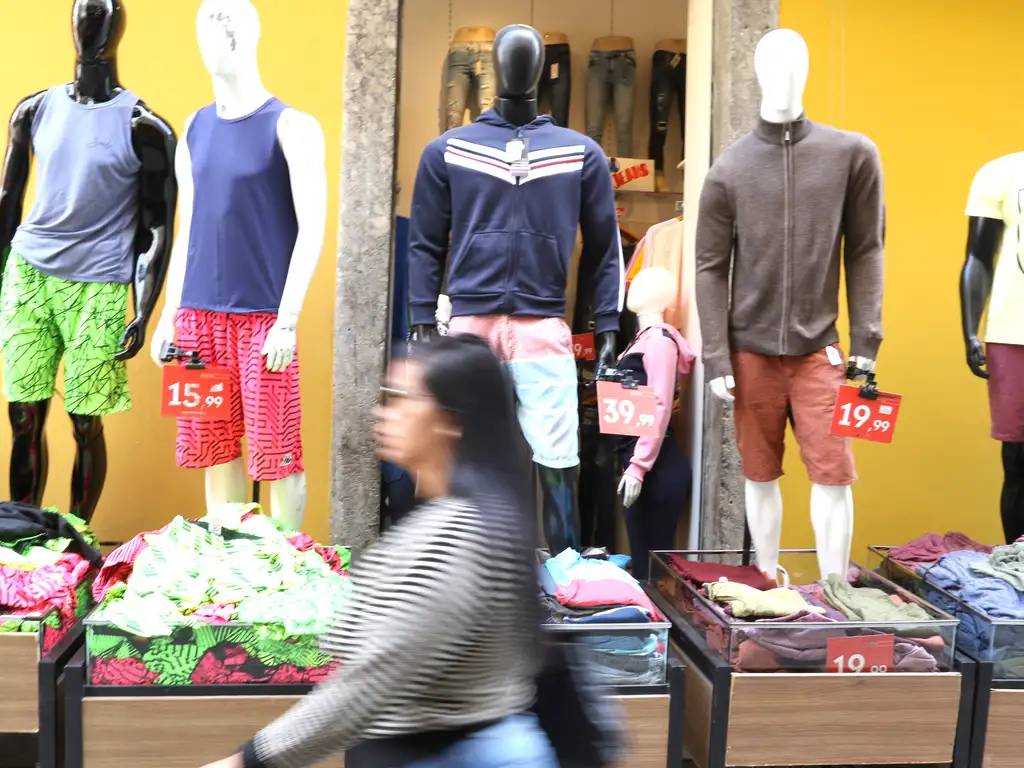 Profissionais de atacado e varejo têm maiores riscos de burnout, aponta estudo