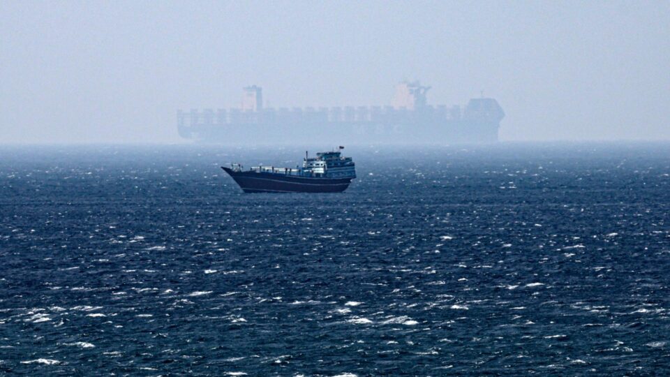 EUA escoltam navios de bandeira americana no Estreito de Ormuz