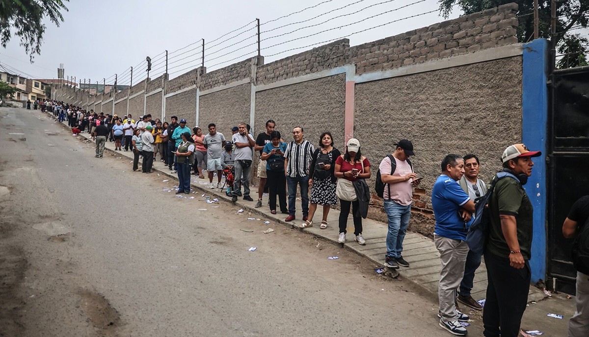 Órgão eleitoral do Peru se compromete a corrigir ‘falhas’ na votação antes do segundo turno presidencial de junho | Mundo