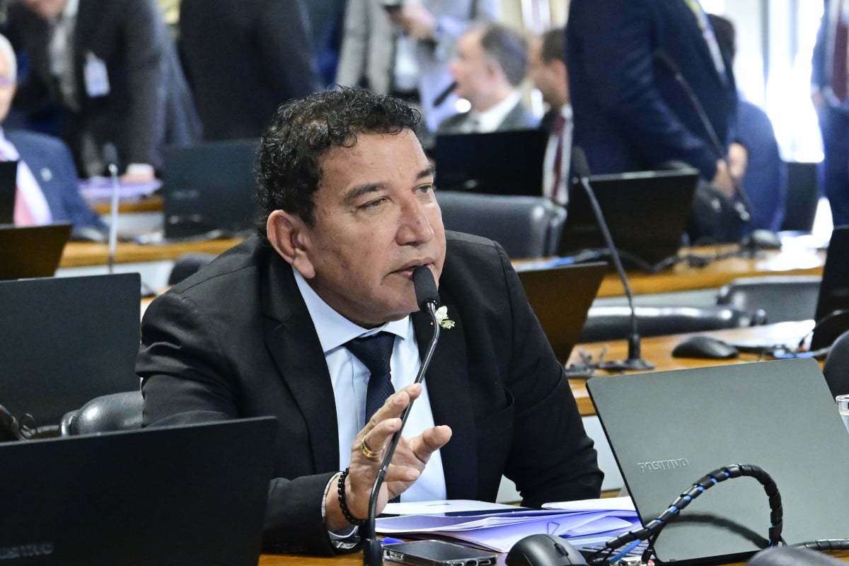 Técnica de enfermagem relata ter sido agredida por Magno Malta em hospital; senador nega