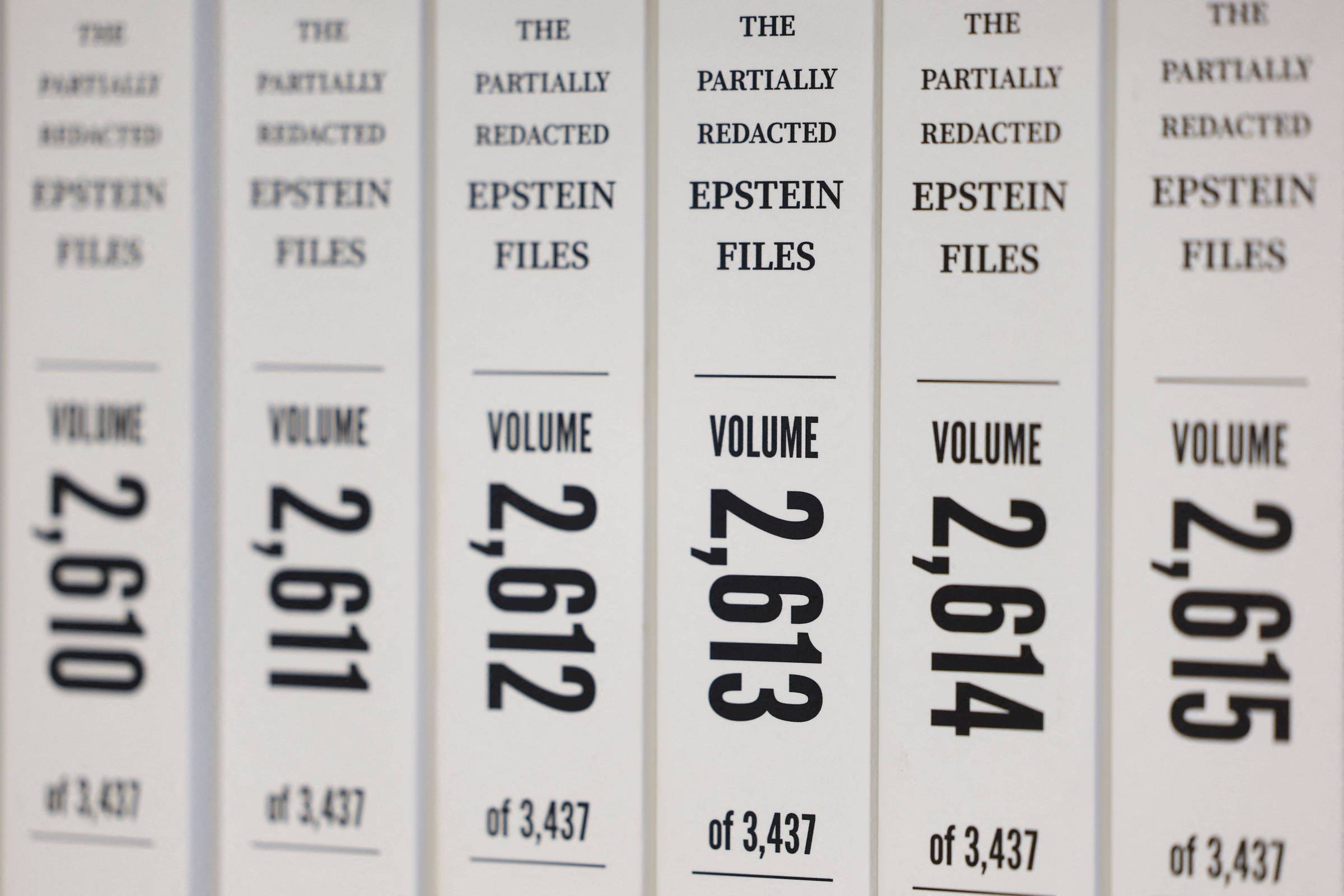 Paleontólogos são citado nos arquivos Epstein - 06/06/2026 - Ciência