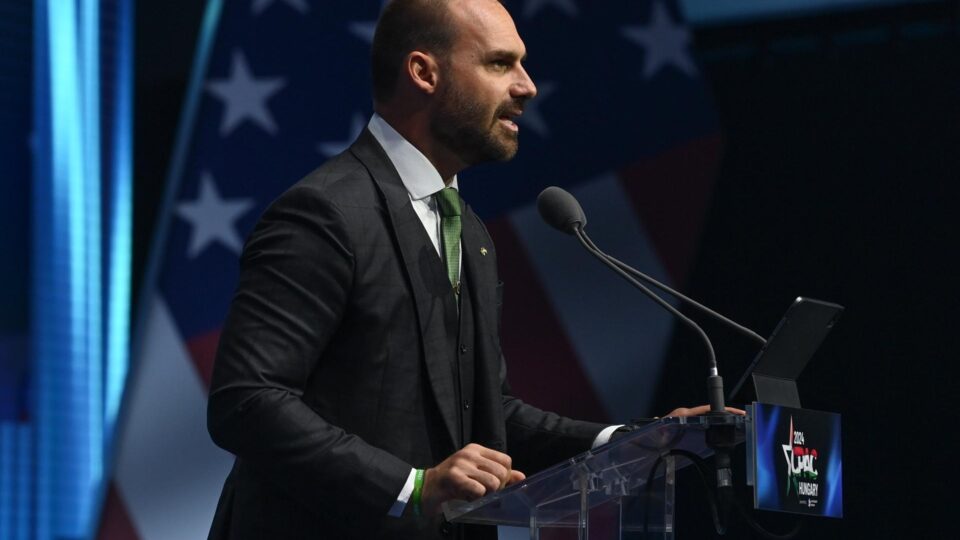 CPAC critica STF e Moraes por condenação de Eduardo Bolsonaro