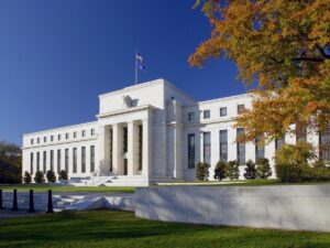 Dirigentes do Fed se dividem entre expectativa de manutenção e alta dos juros até o fim de 2026 | Finanças