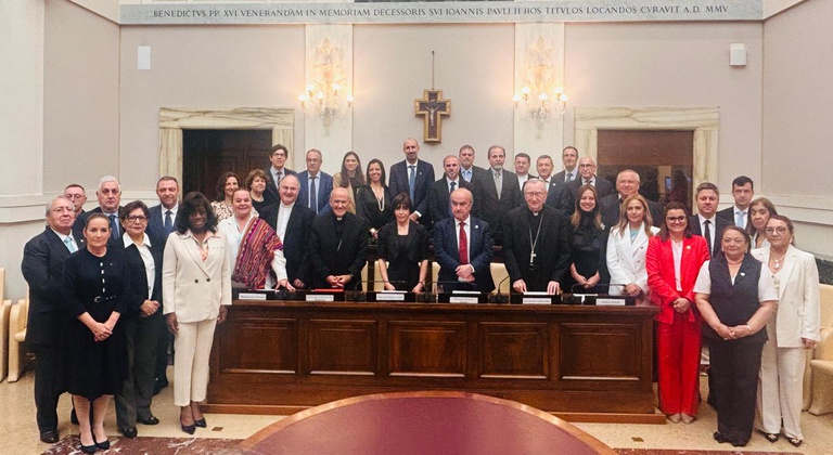 internacional-vaticano.jpeg