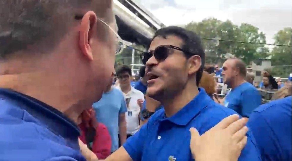 O advogado-geral da União, Jorge Messias, na Marcha para Jesus, em São Paulo — Foto: Cristiane Agostine/Valor